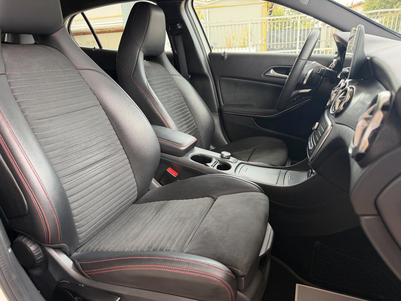 Mercedes-benz GLA 200 d Automatic 4Matic Premium