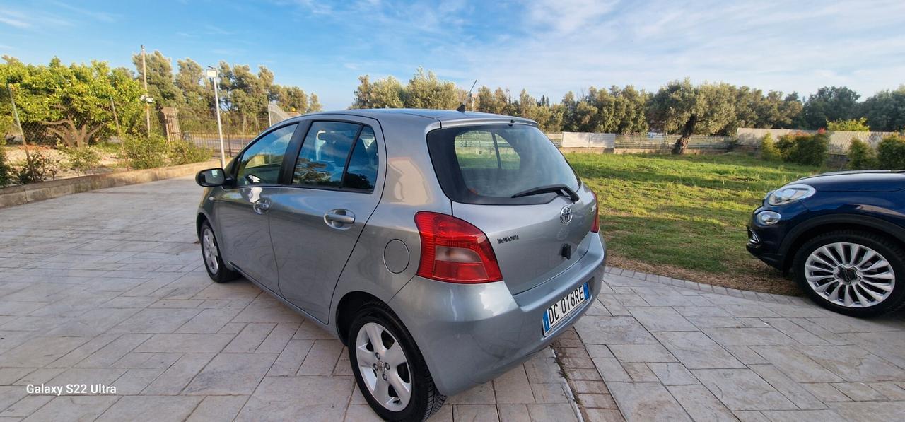 Toyota Yaris 1.0 5 porte Sol PARI AL NUOVO