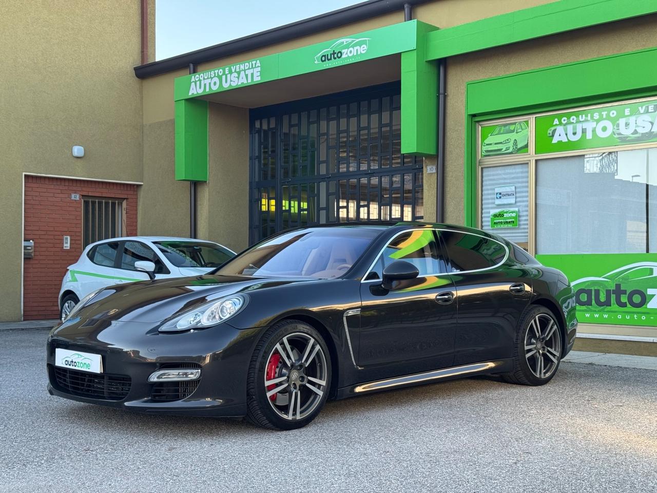 Porsche Panamera 4.8 Turbo – 2010 – 500 CV – Nero