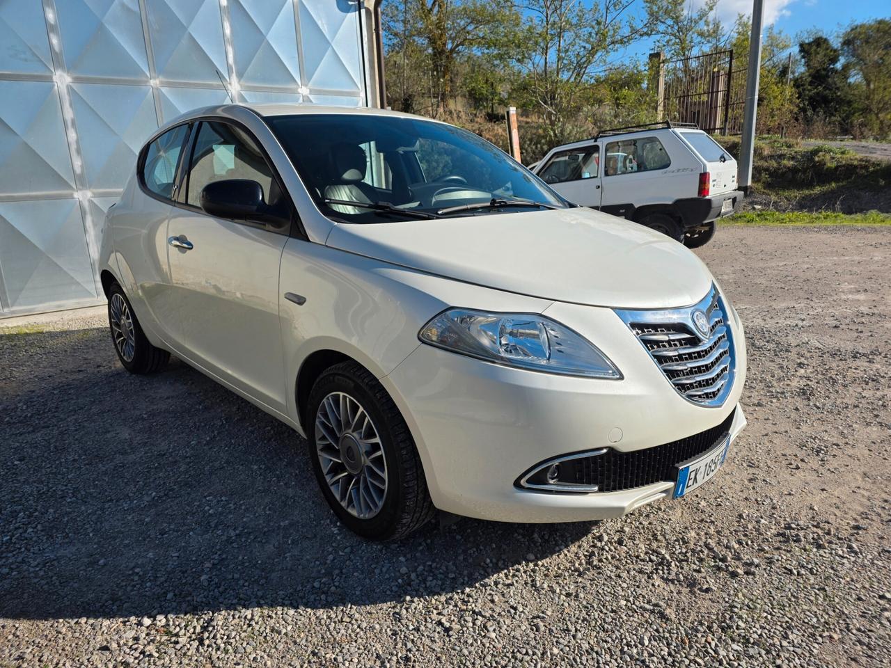 Lancia Ypsilon 1.2 69 CV 5 porte S&S Gold
