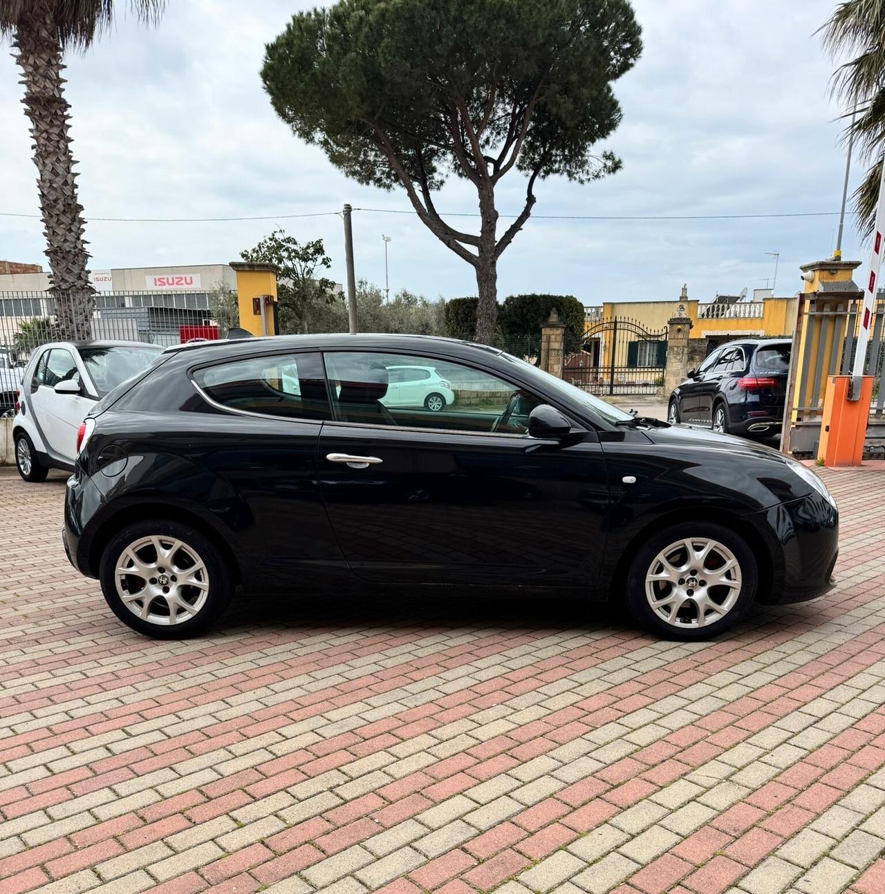 Alfa Romeo MiTo 1.6 JTDm 16V Distinctive Sport Pack