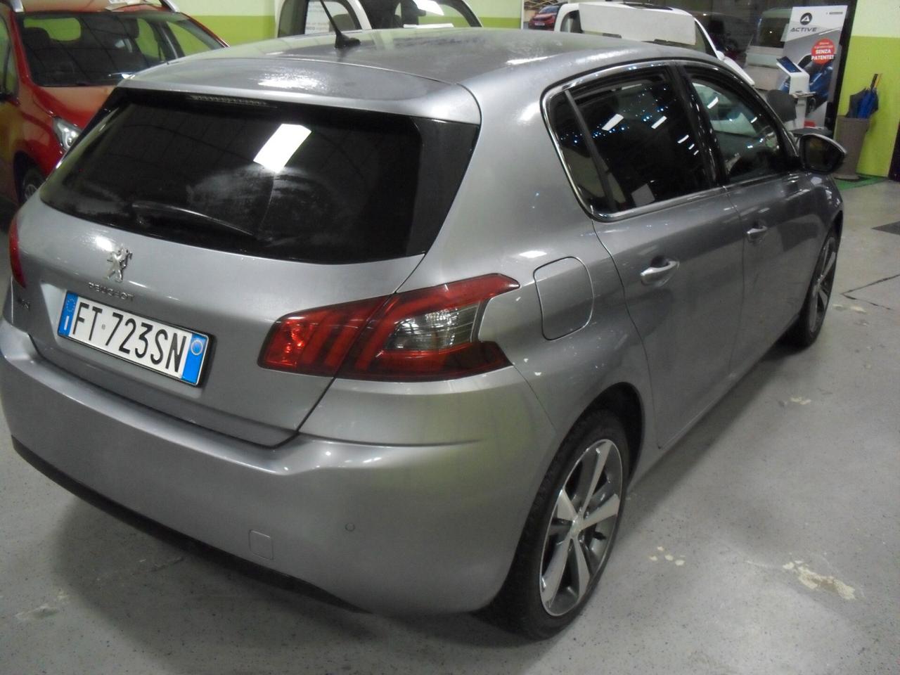 Peugeot 308 BlueHDi 130 S&S Allure