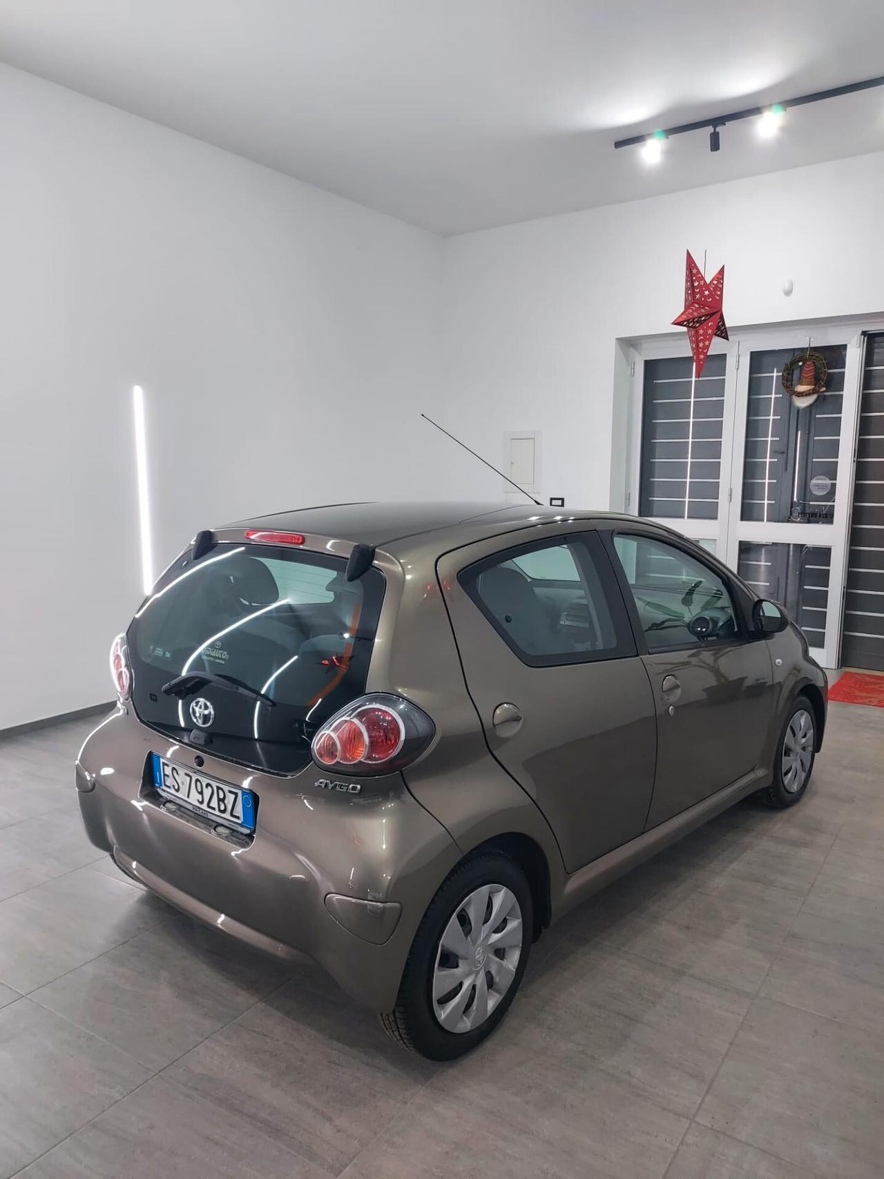 Toyota Aygo 1.0 12V VVT-i 5 porte Cool Soda Connect MMT