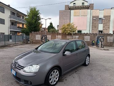 Volkswagen Golf Benz anno 2006 ok neo patente z