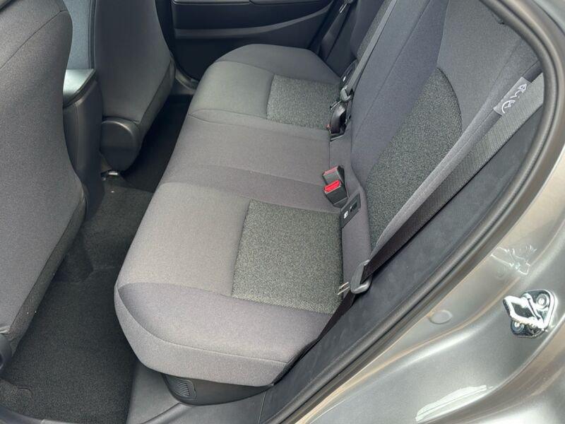 Toyota C-HR C-HR 1.8 hev Active fwd e-cvt