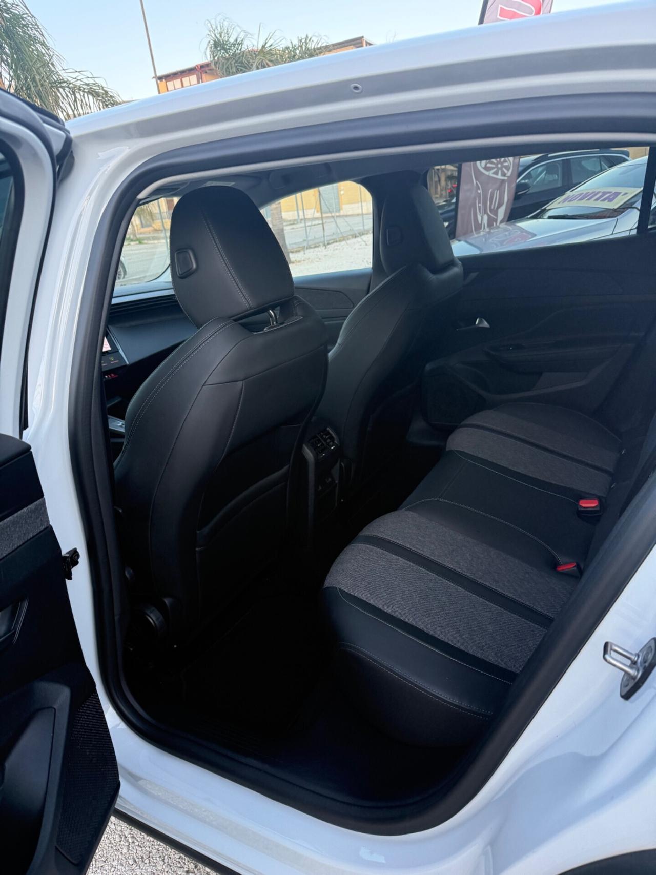 Peugeot 408 PureTech 130 S&S EAT8 Allure