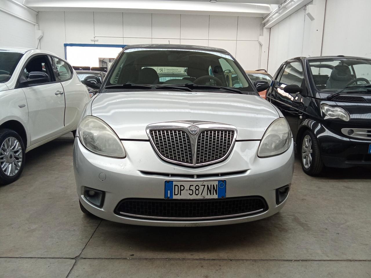Lancia Ypsilon 1.2 Platino /44 KW/ NEOPATENTATI/