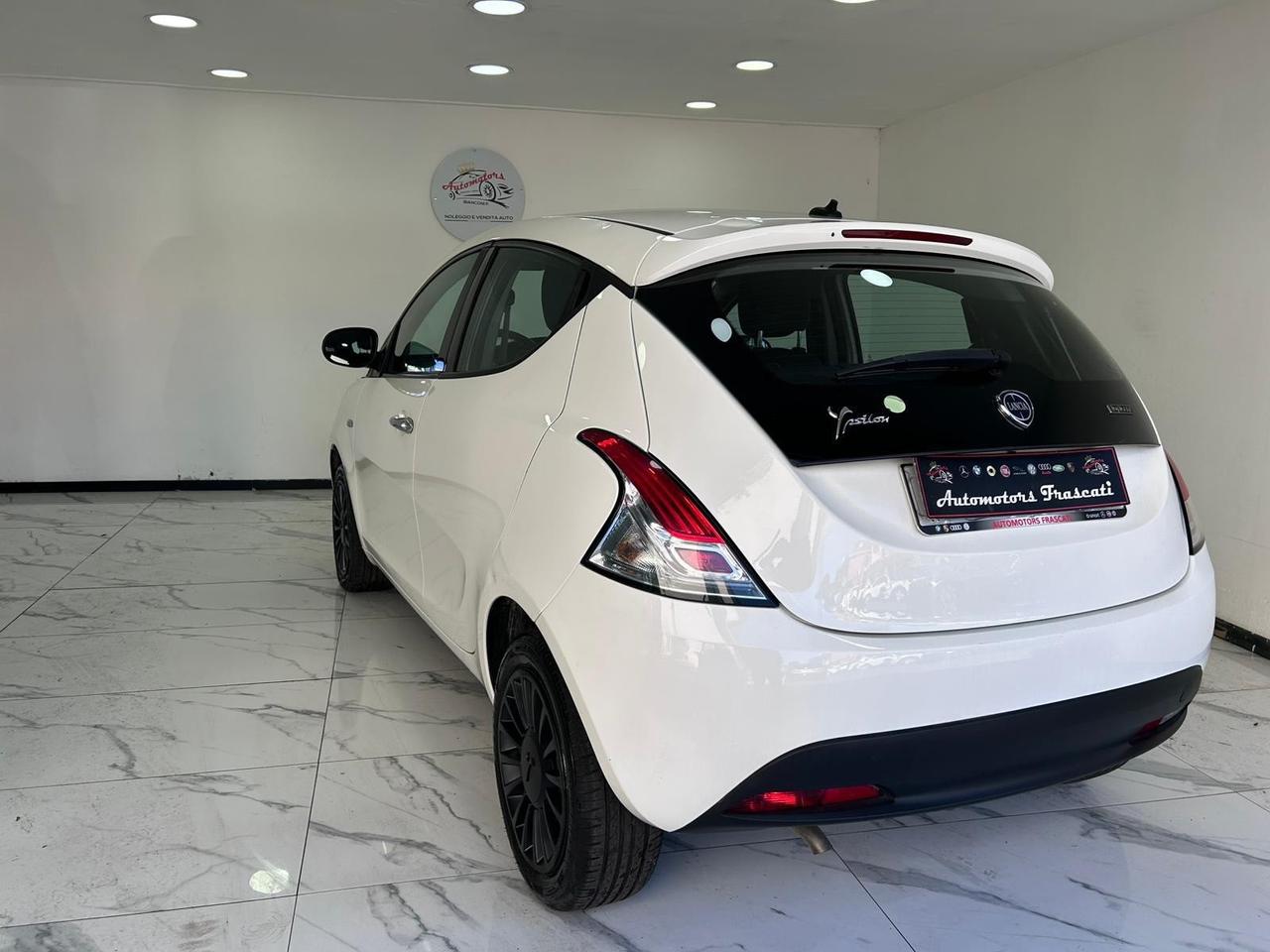 Lancia Ypsilon 1.0 FireFly 5 porte S&S Hybrid-GARANTITA-2022