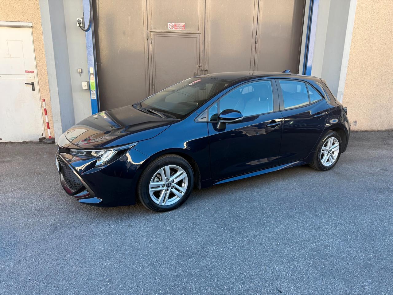 Toyota Corolla 1.8 Hybrid Business