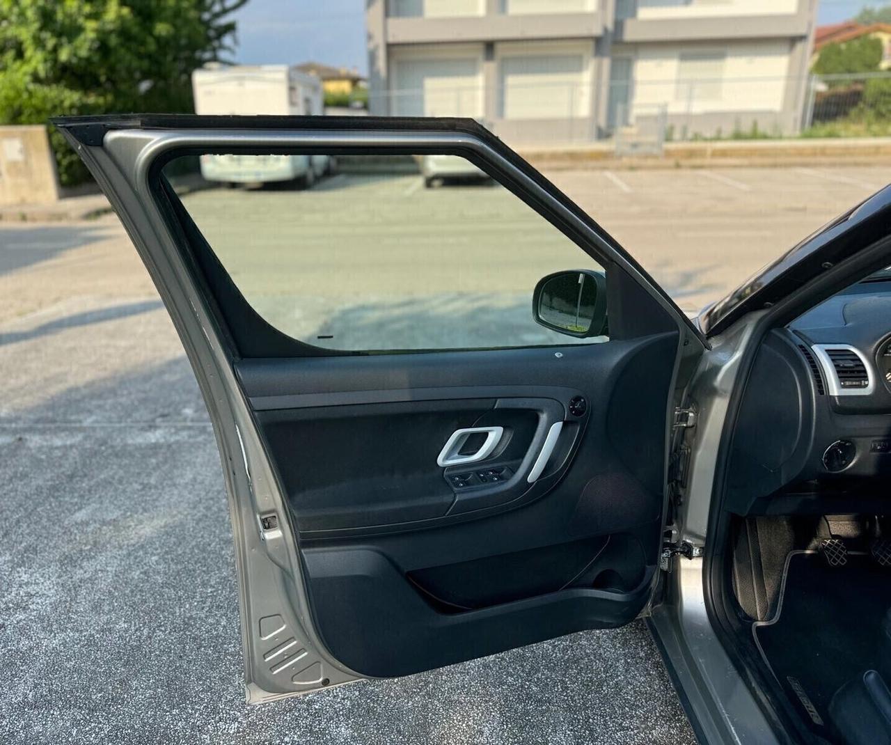 Skoda Roomster 1.4 TDI 80CV F.AP. Scout Neopatentati