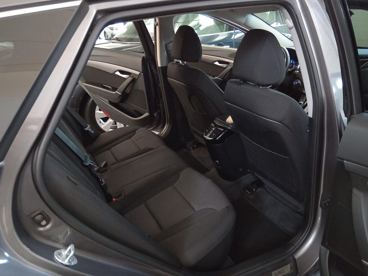 Hyundai i40 Wagon 1.6 CRDi DCT Business
