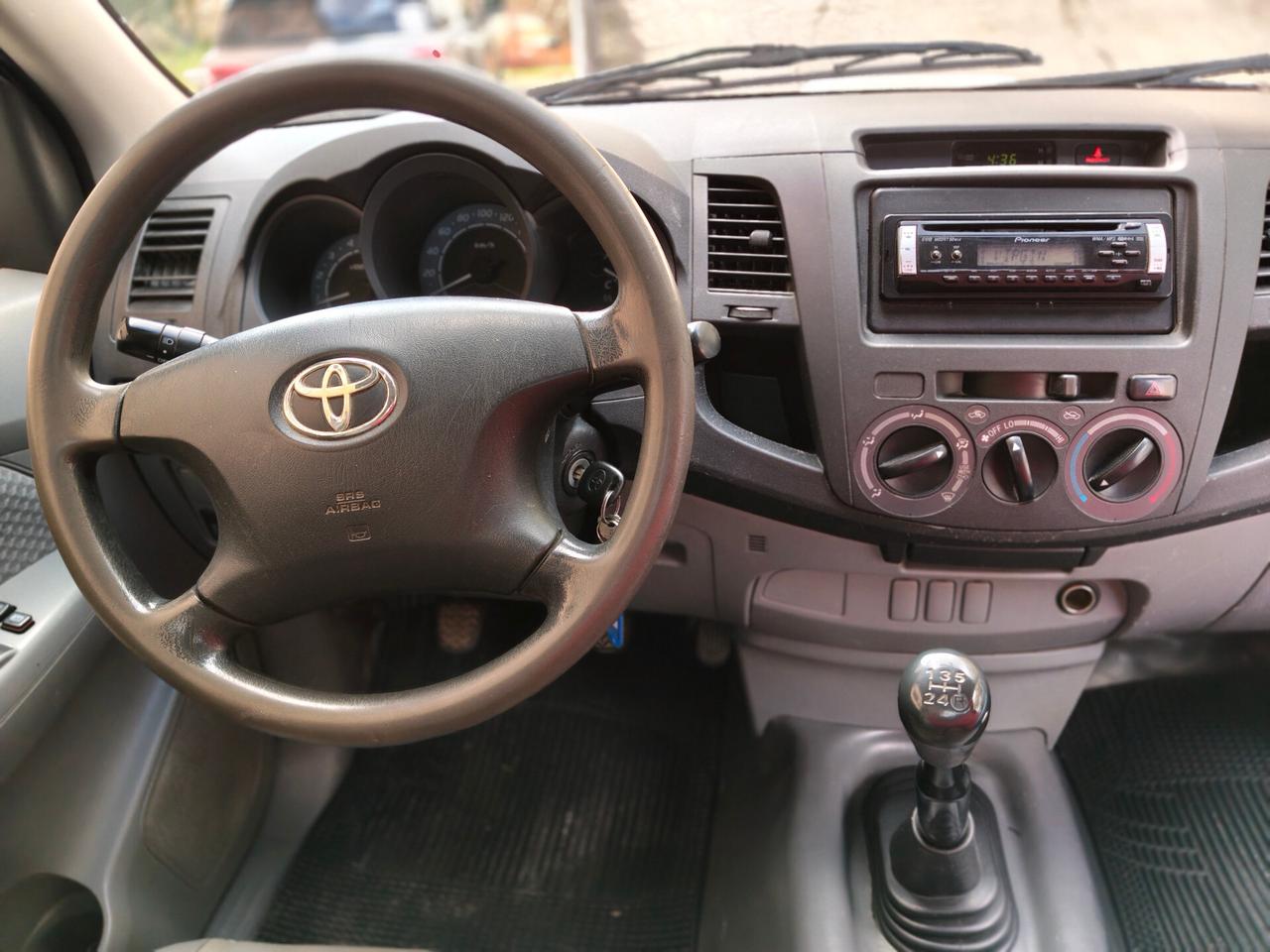 Toyota Hilux 2.5 D-4D 2WD 2p. Ribaltabile