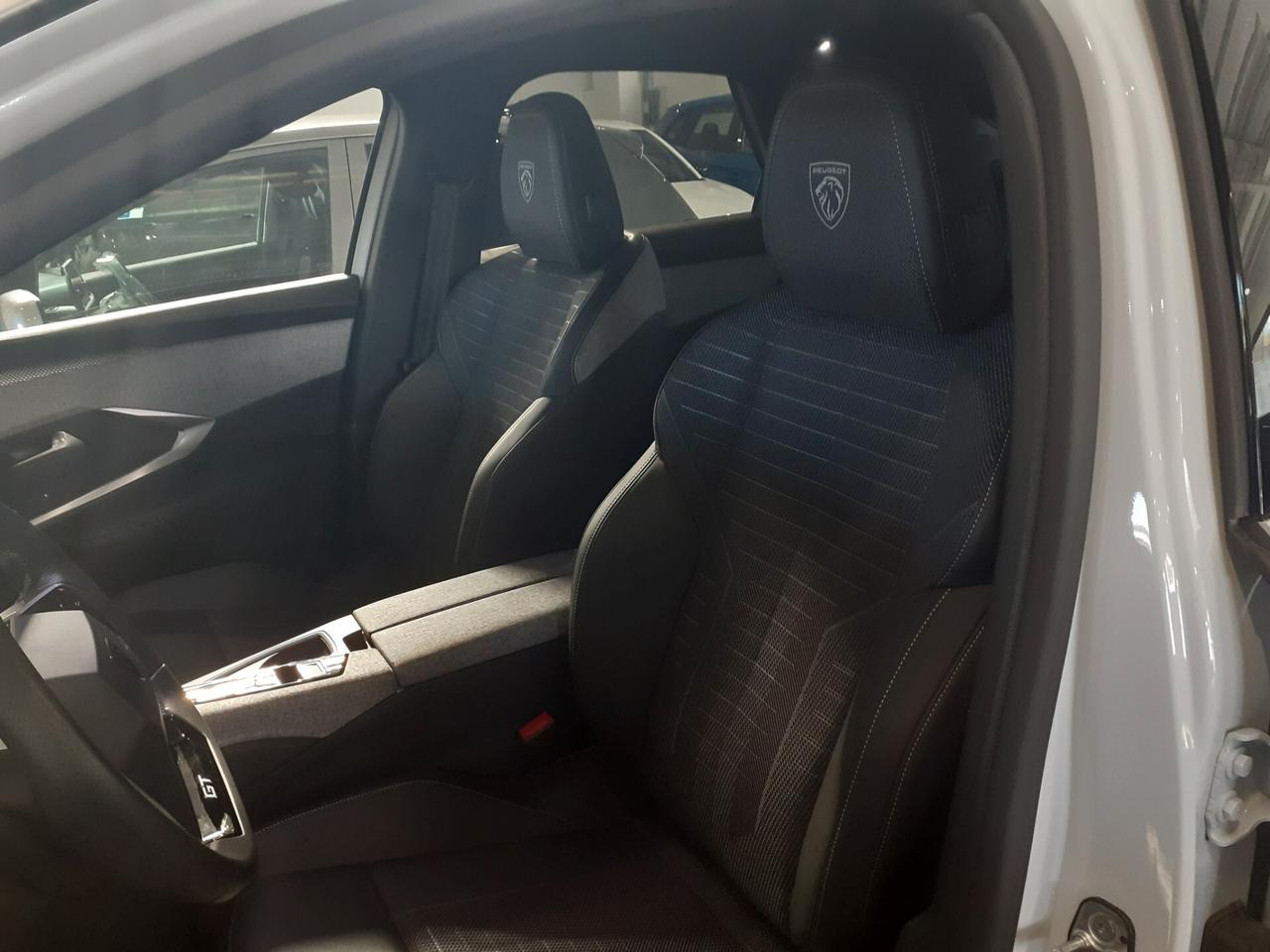 Peugeot 3008 Hybrid 145cv e-DCS6 GT
