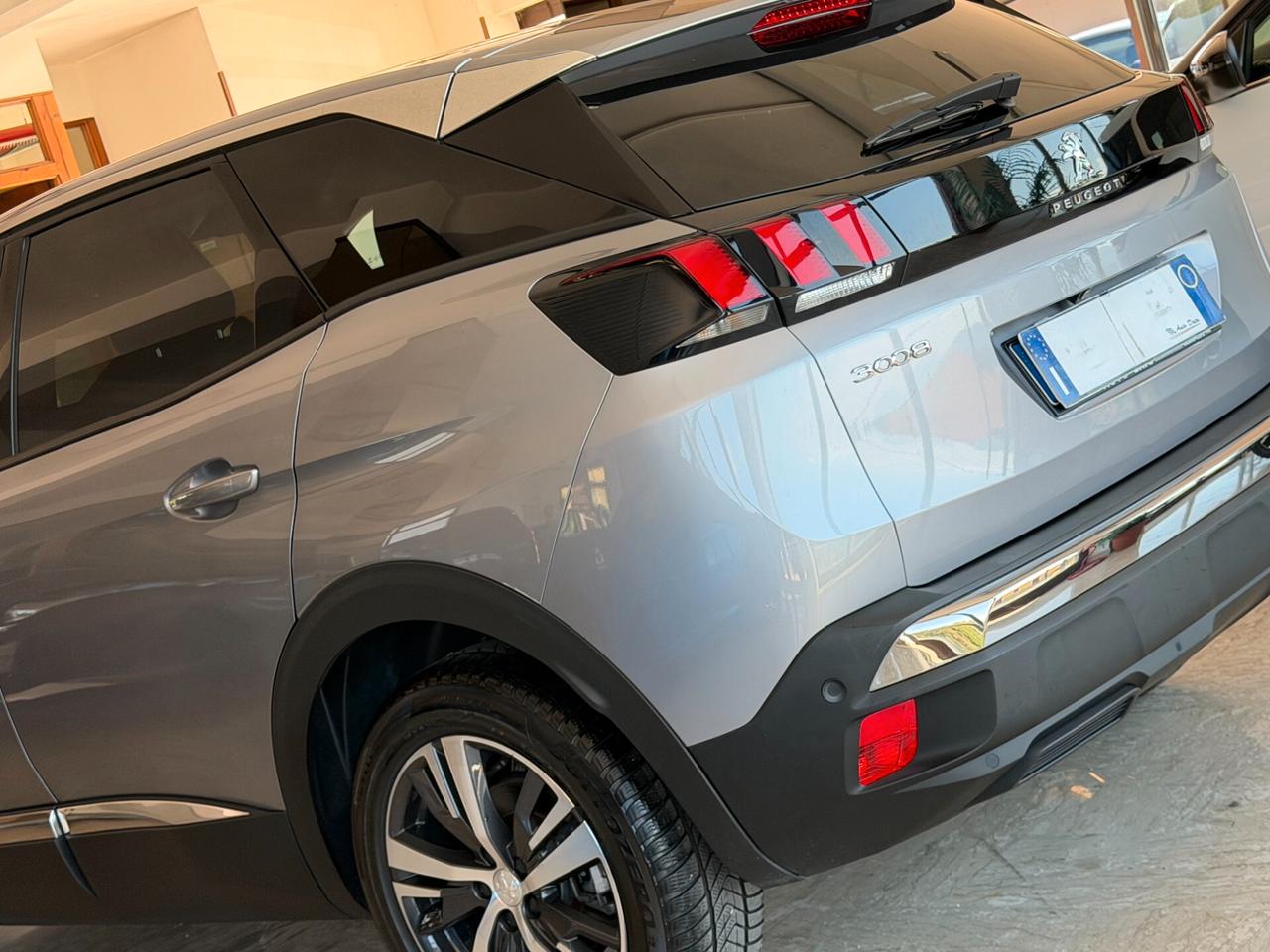 Peugeot 3008 1.5 BLUEHDI 130 cv. Eat8 ALLURE