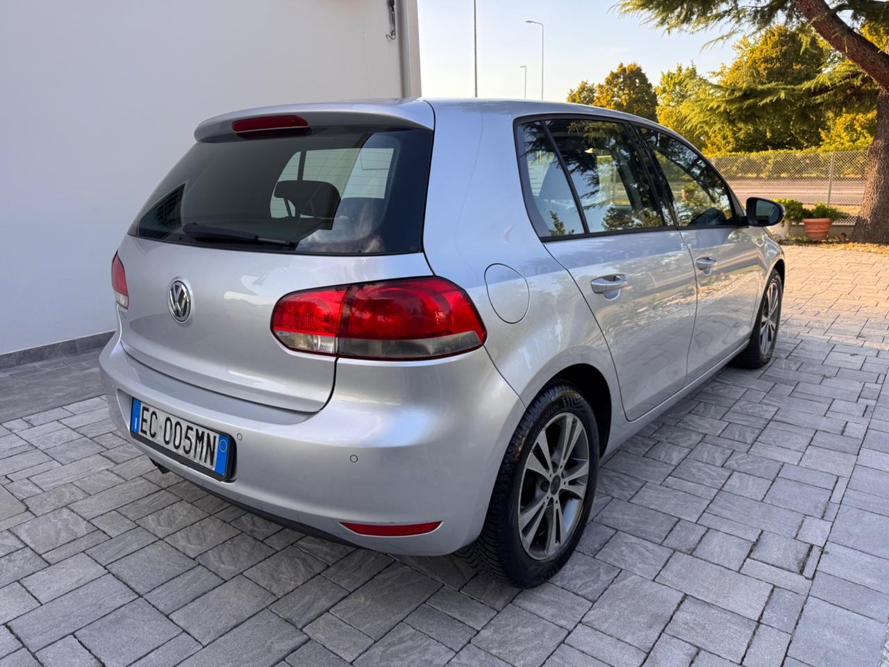 Volkswagen Golf 2.0 TDI 110CV DPF 5p. Trendline OK NEOPATENTATI