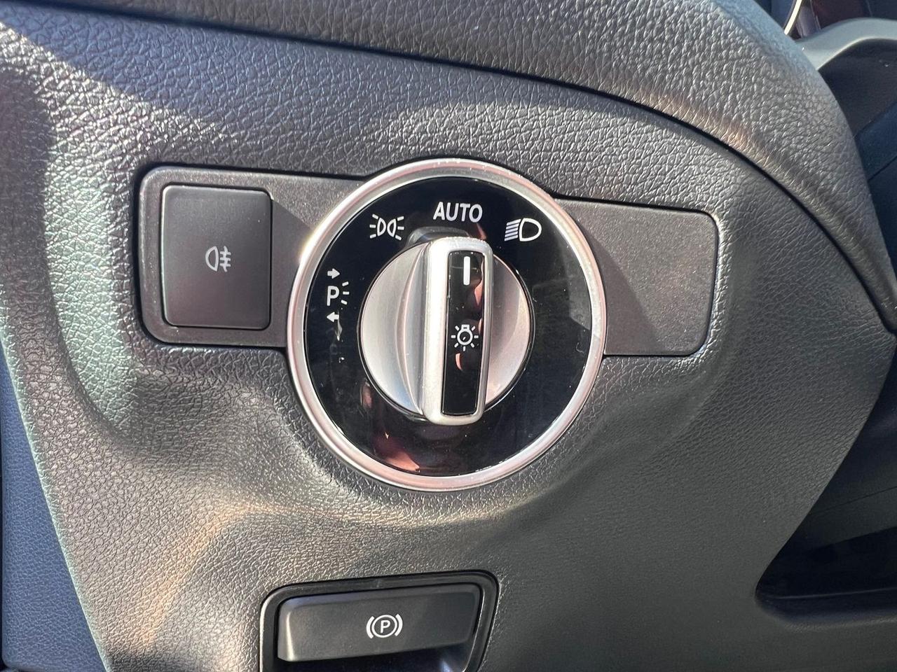 Mercedes-Benz CLA 220 Premium CLA 220 D #10563