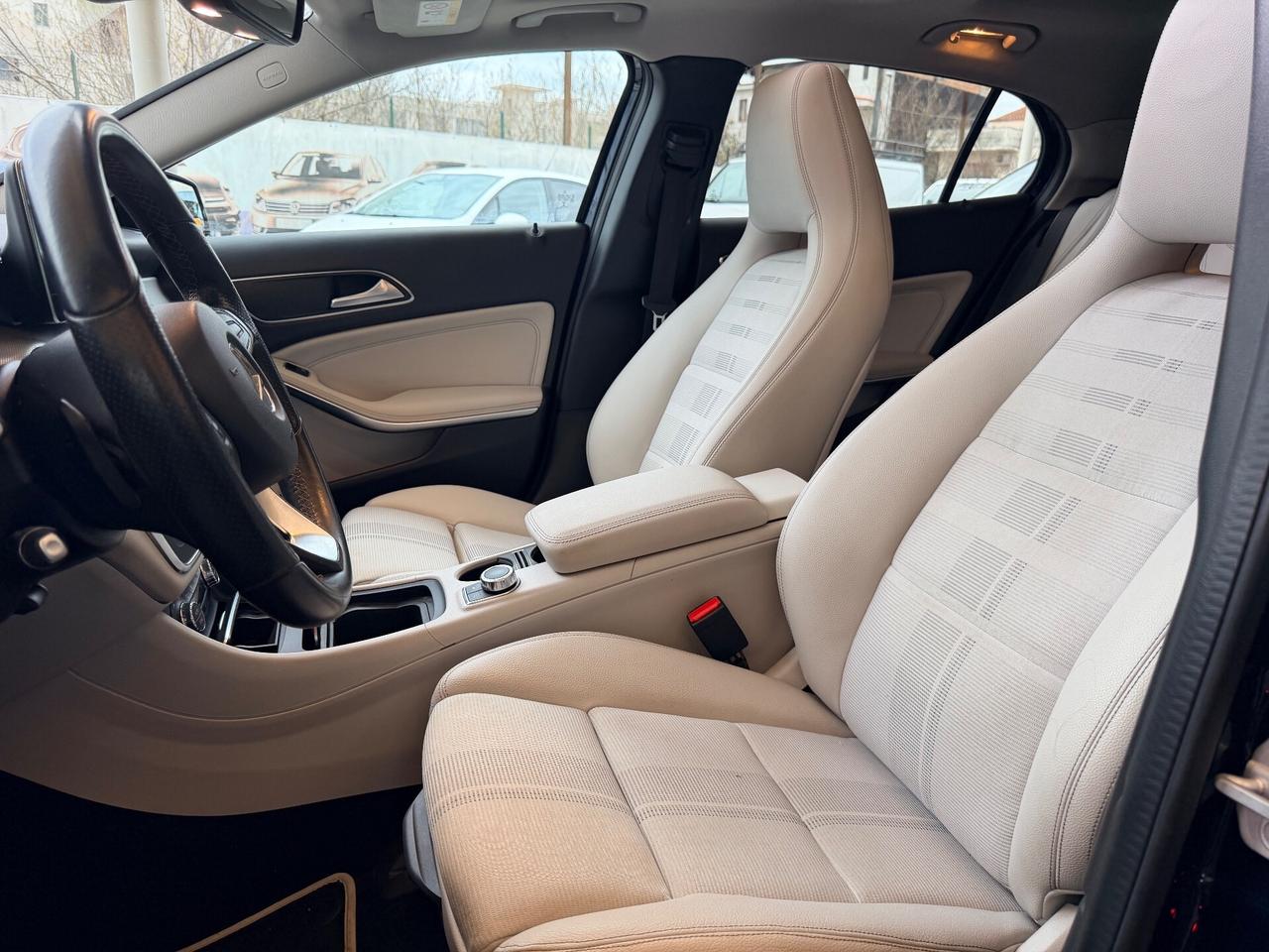 Mercedes-benz GLA 200d PREMIUM