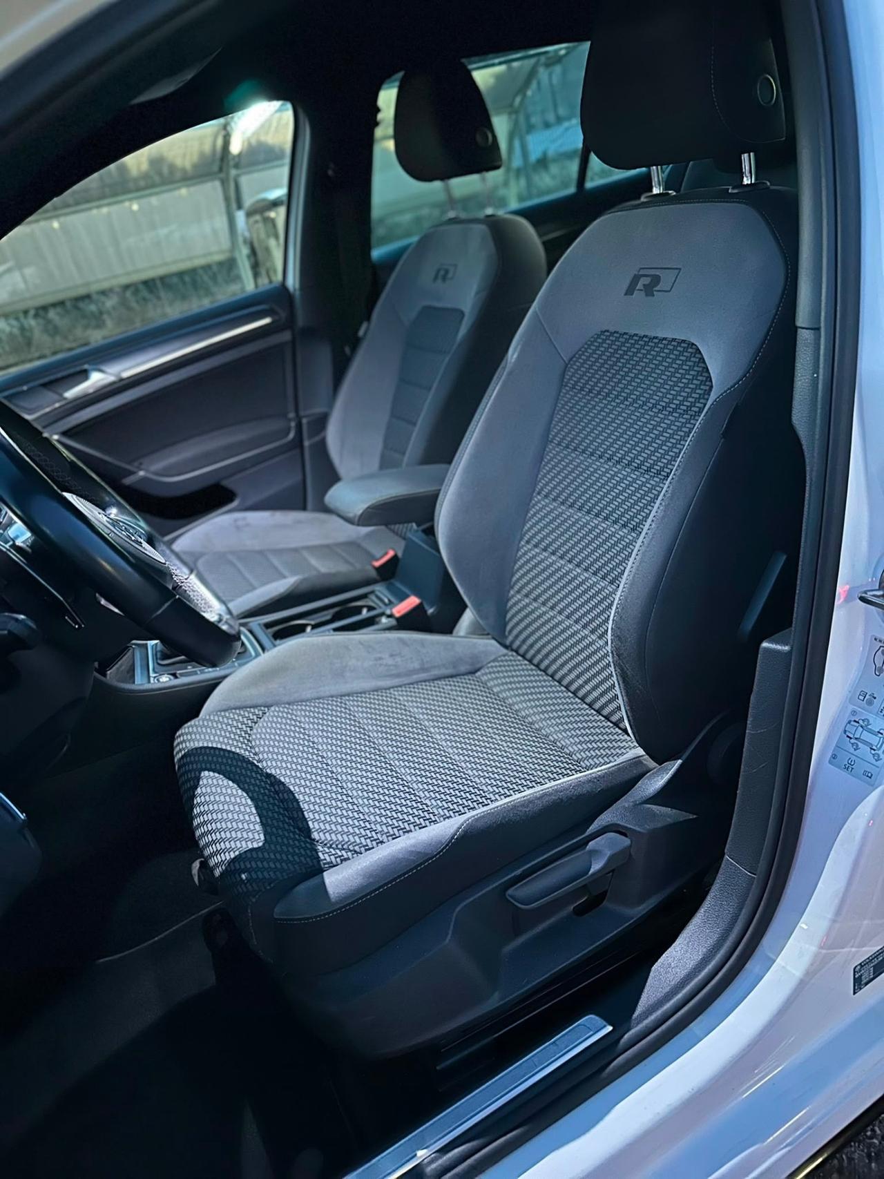 VOLKSWAGEN GOLF 7.5 R-LINE PERFORMANCE DSG – FULL OPTIONAL