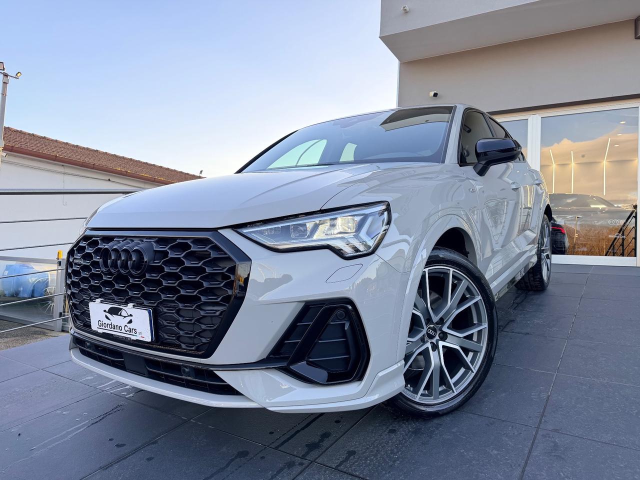 Audi Q3 SPB 40 TDI quattro 200cv S tronic line edition gesso