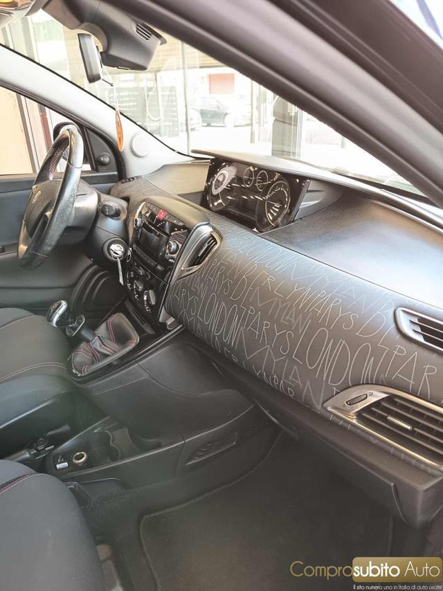 LANCIA Ypsilon 1.2 69 CV 5 porte Gold