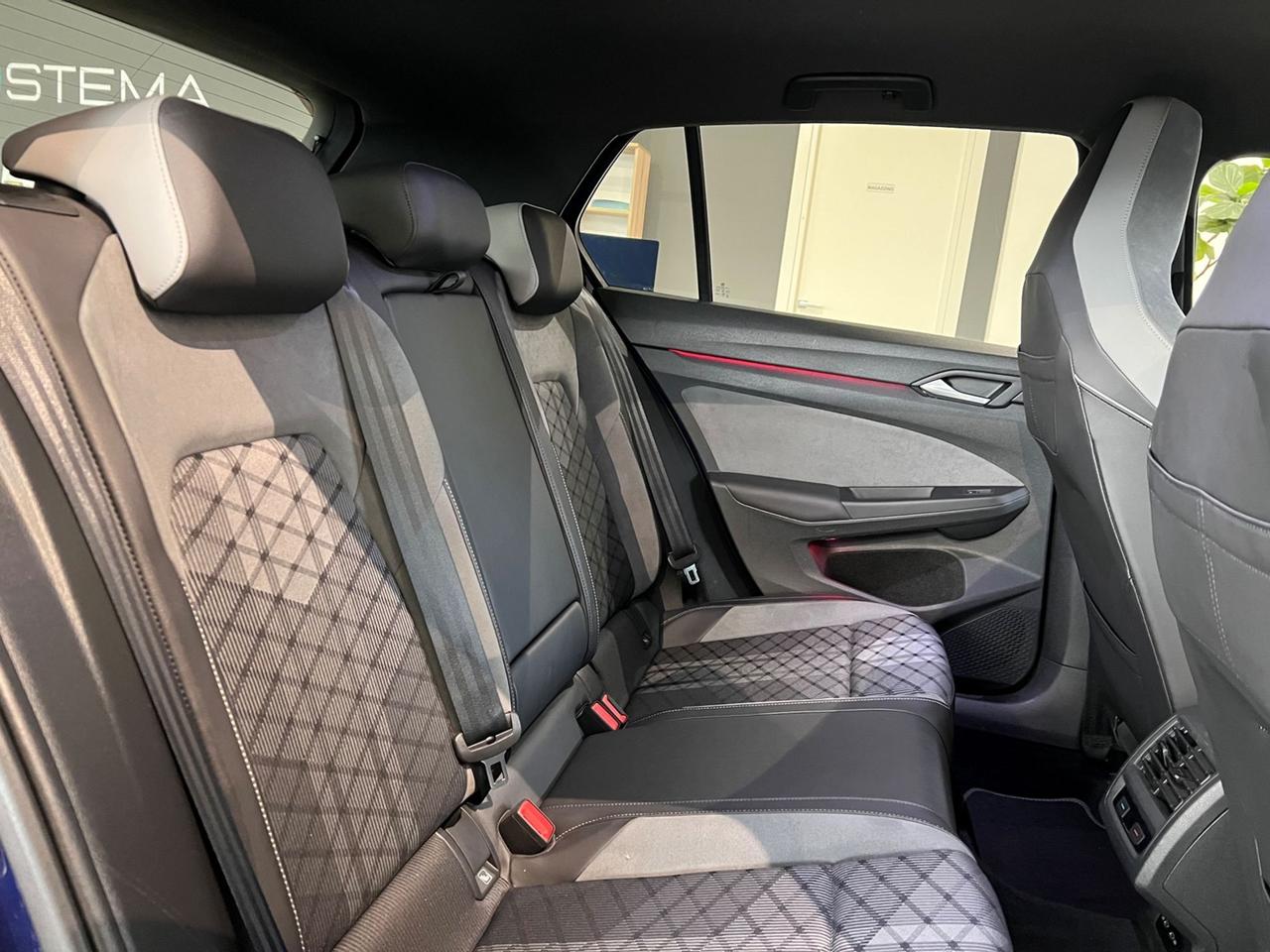 VOLKSWAGEN Golf VIII 2020 1.5 etsi evo R-Line 150cv dsg