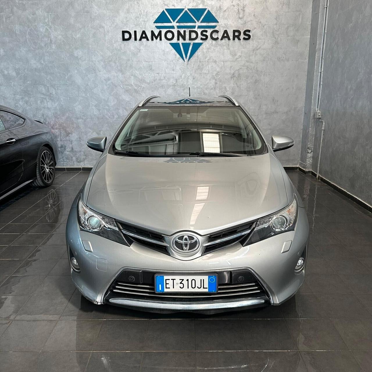 Toyota Auris 2.0 D-4D Lounge
