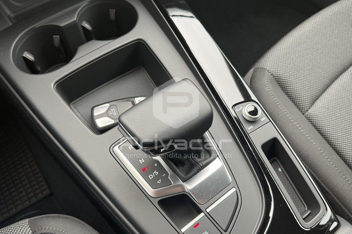 AUDI A4 Avant 30 TDI/136 CV S tronic