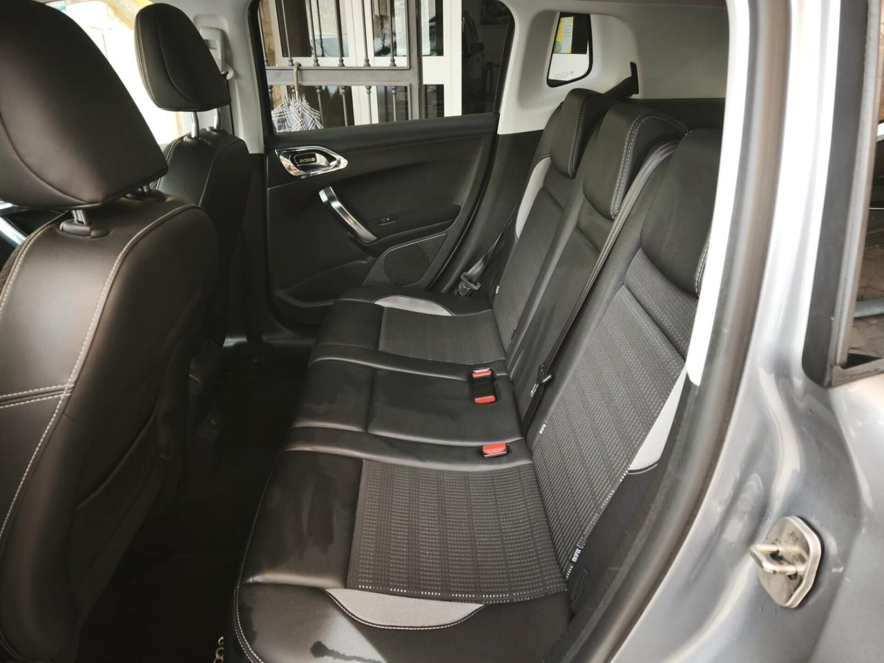 Peugeot 2008 1.6 VTi 120CV Allure