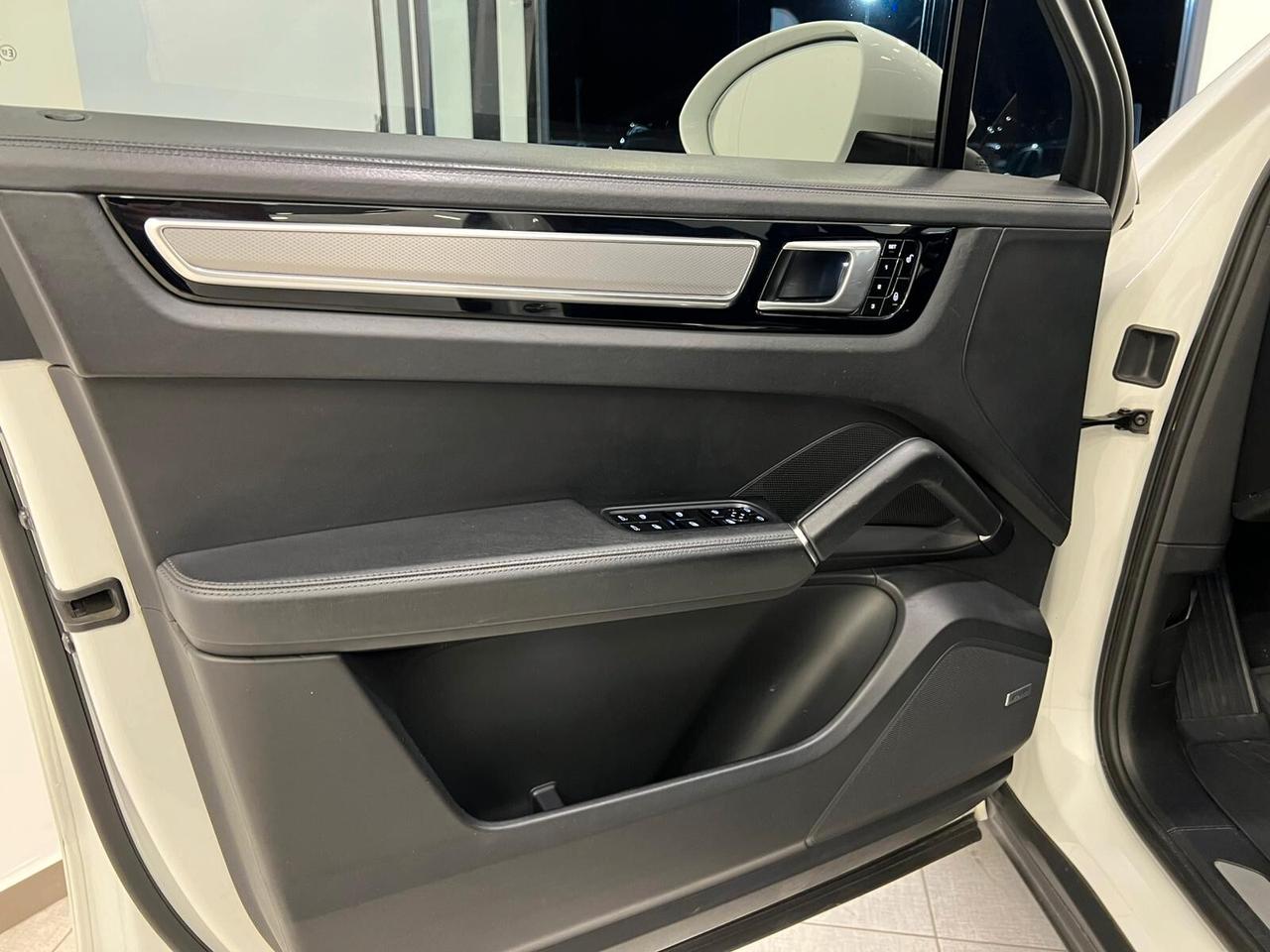 Porsche Cayenne 3.0 V6 340CV BENZINA TETTO - 2022
