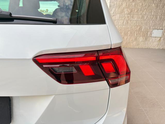 VOLKSWAGEN Tiguan 2.0 TDI 150 CV SCR DSG R-Line LUCI AMBIENTE