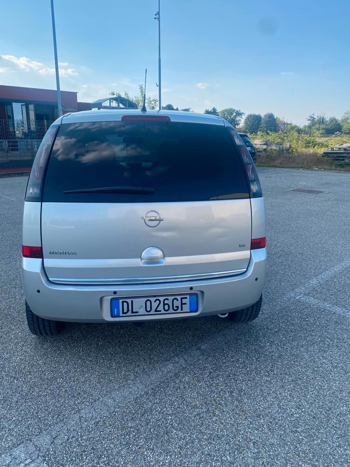 Opel Meriva 1.6 16V Cosmo ADATTA AI NEOPTATENTATI UNICO PROPRIETARIO