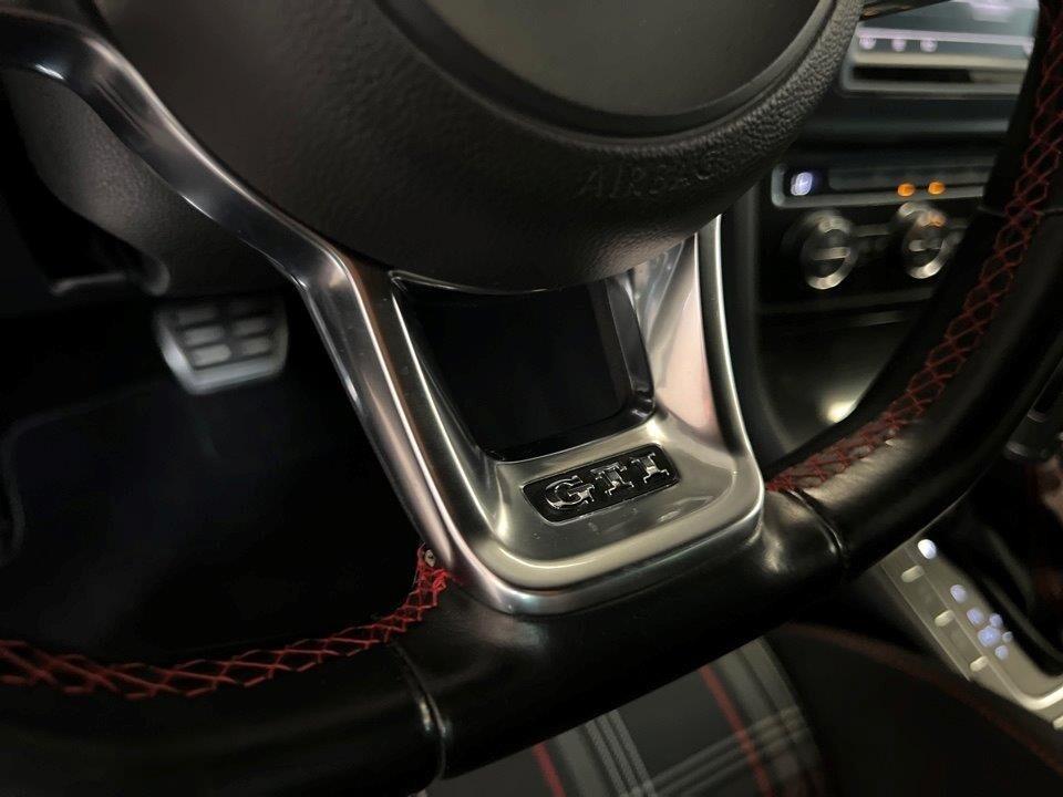 Volkswagen Golf GTI Performance 2.0 TSI DSG 5p