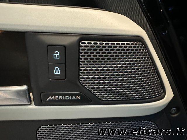 LAND ROVER Defender 110 3.0D I6 200 CV AWD Auto SE Autocarro