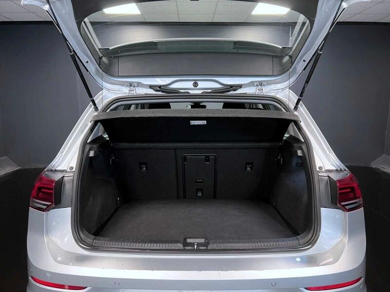 VOLKSWAGEN Golf 8ª serie Golf 1.0 eTSI EVO DSG...