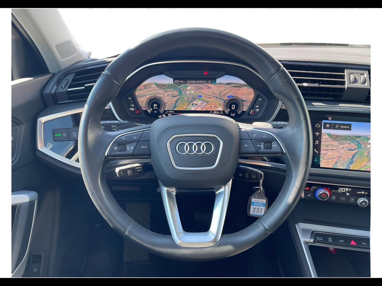 AUDI Q3 45 1.4 tfsi e Business s-tronic