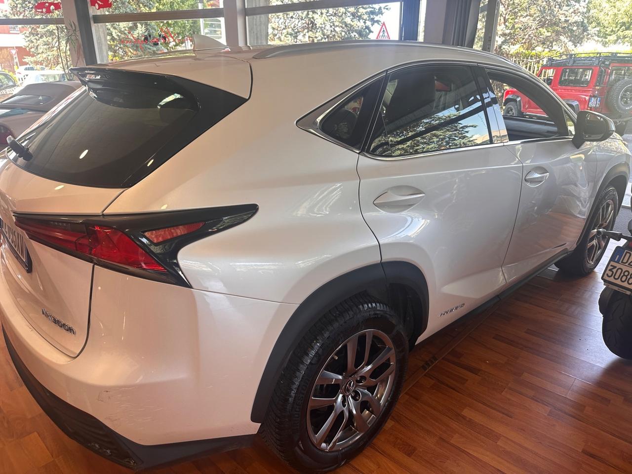 Lexus NX 300h Hybrid 4WD Executive