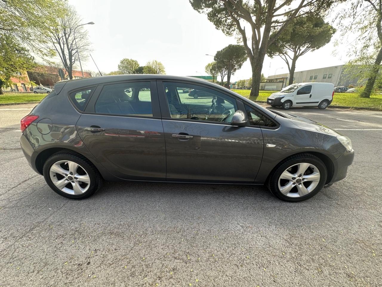 Opel Astra 1.7 CDTI 110CV 5 porte Cosmo