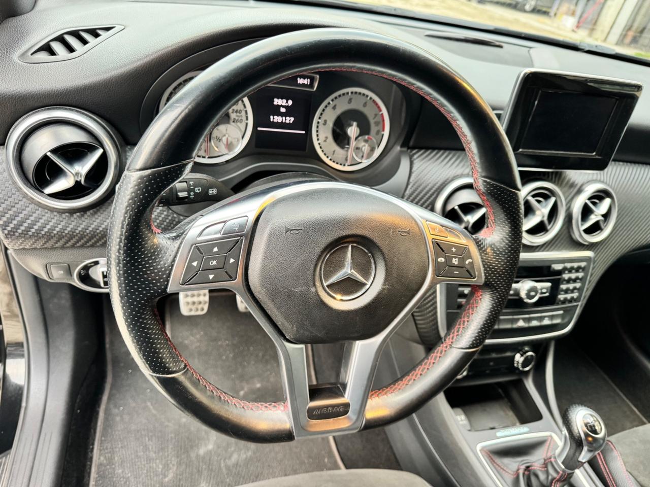 Mercedes-benz A 180 benzina Premium AMG