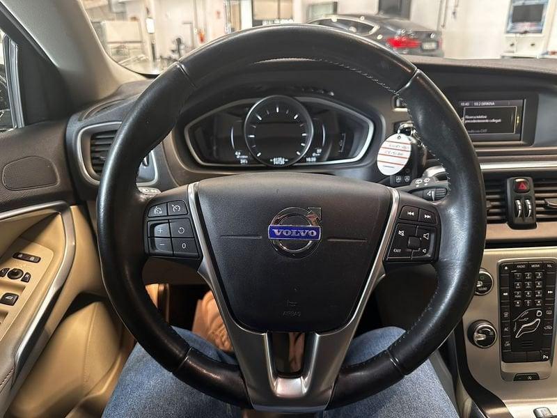 Volvo V40 II 2012 Cross Country Dies Cross Country 1.6 d2 Summum s/b-xeno