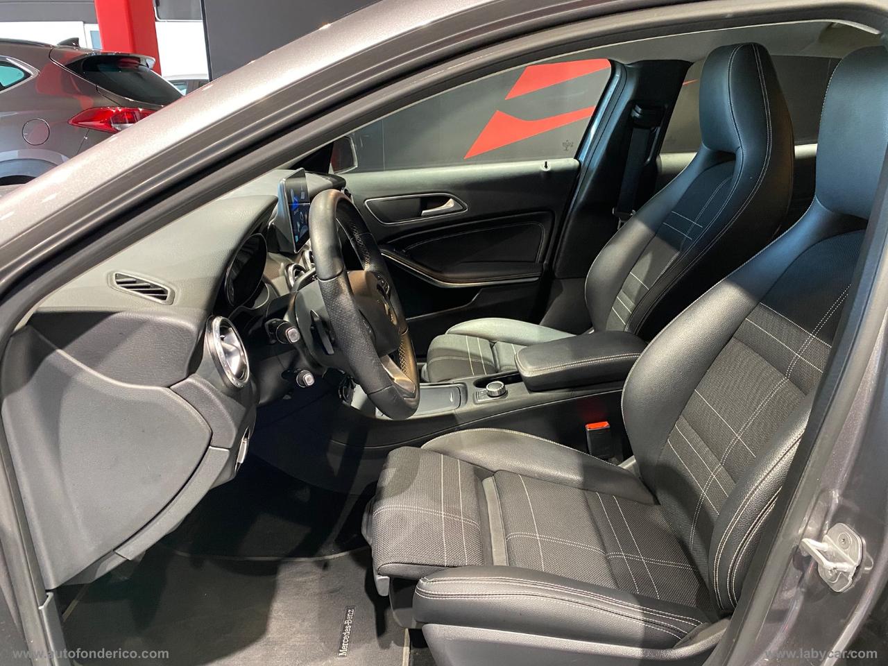 MERCEDES-BENZ GLA 200 d Automatic 4Matic Premium