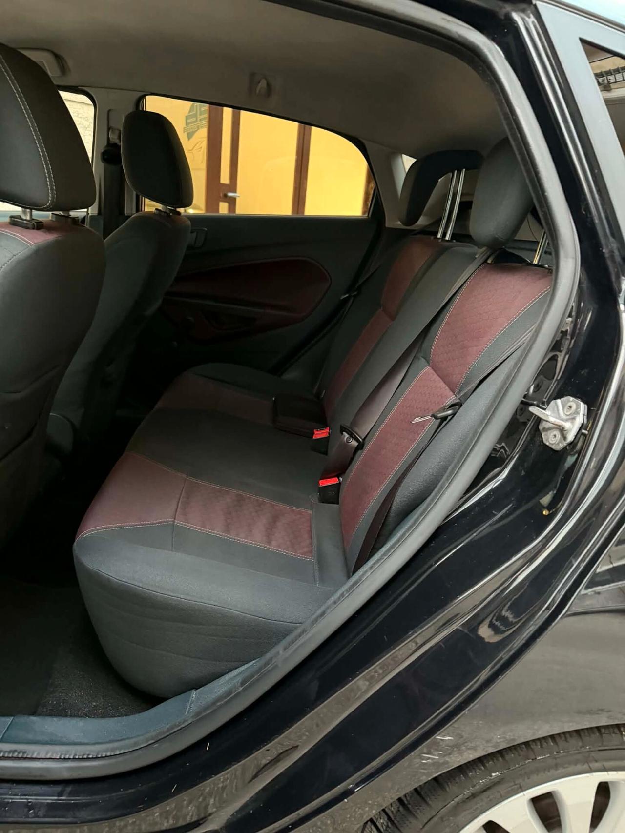 Ford Fiesta 1.4 TDCi 68CV 5 porte Titanium