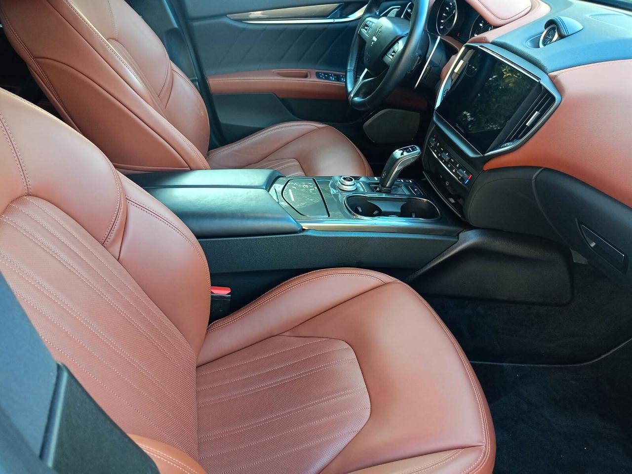 Maserati Ghibli 330 CV MHEV GT