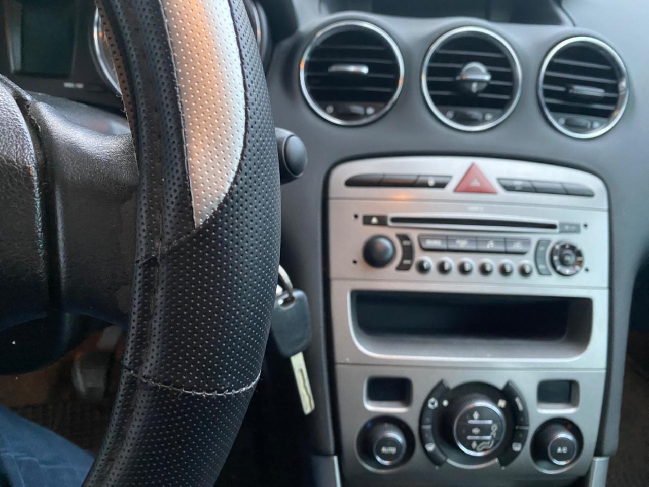 Peugeot 308 1.6 HDi 90CV 5p. Tecno