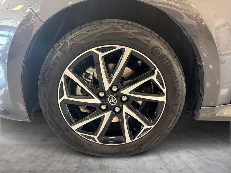 Toyota Yaris Hybrid Trend MY22