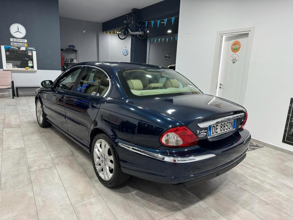 Jaguar X-Type 2.2D cat Classic