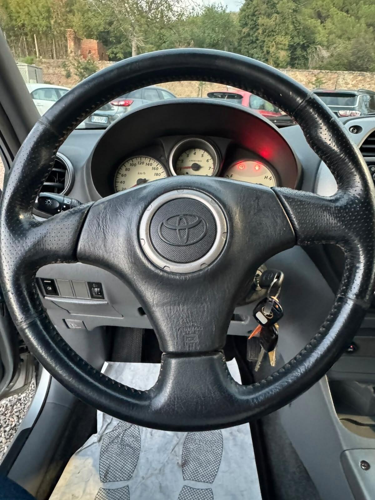 Toyota RAV 4 RAV4 2.0 16V MAI FATTO FUORISTRADA !!