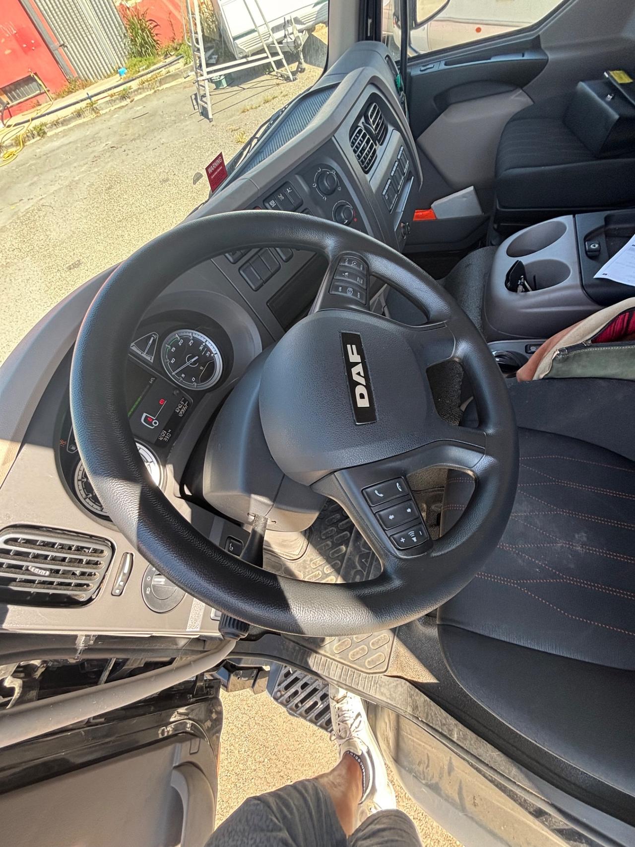 266 DAF autocarro del 2021 in saldo