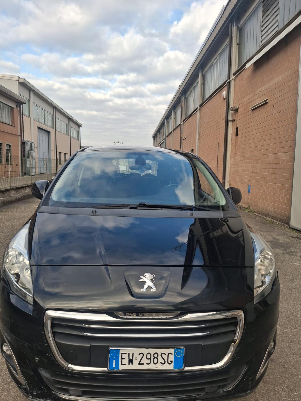 Peugeot 5008 1.6 HDi 115CV Allure 7 POSTI