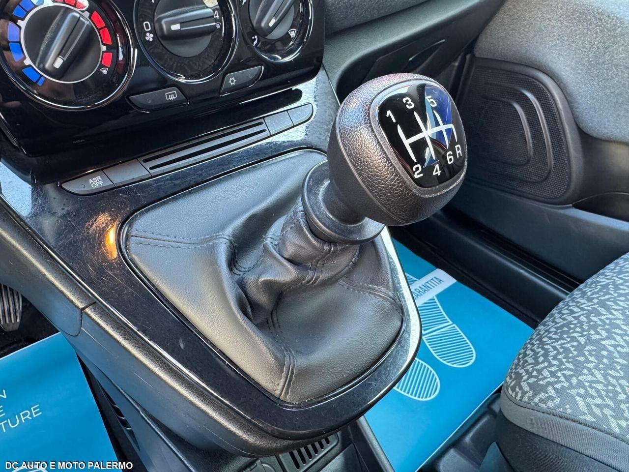 Lancia Ypsilon 1.0 Fire 69CV..Hybrid Ecochic.2022