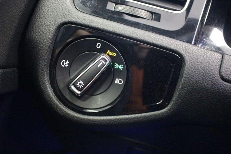 Volkswagen Golf 1.6 TDI R-Line Sport BMT Akrapovic